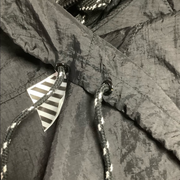 Off-White Oversized Windbreaker UNISEX - Picture 13 of 16